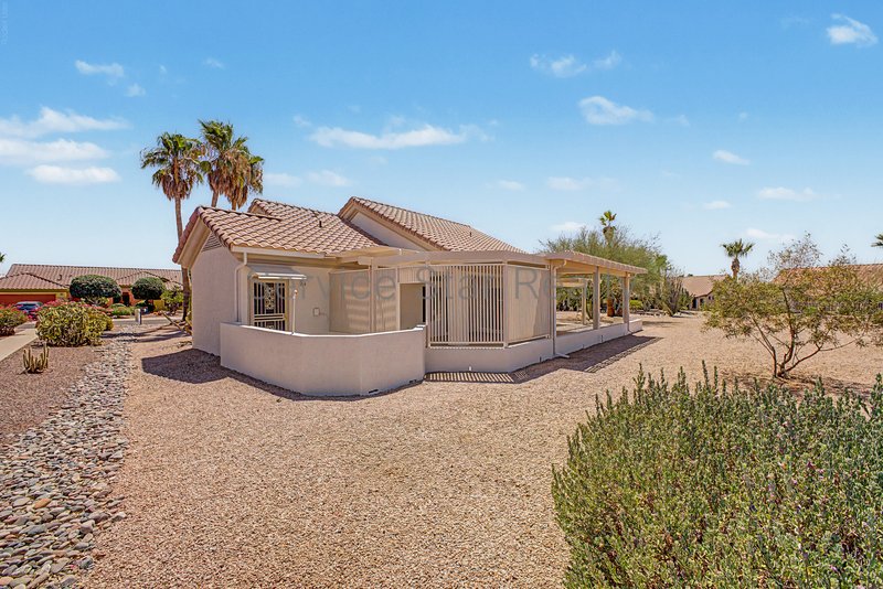 Beautiflly updated 2 bedroom, 2 bath home in Sun City West!! property image