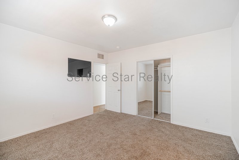 Beautifully updated 4 Bedroom - 2 primary suites with SOLAR!! property image