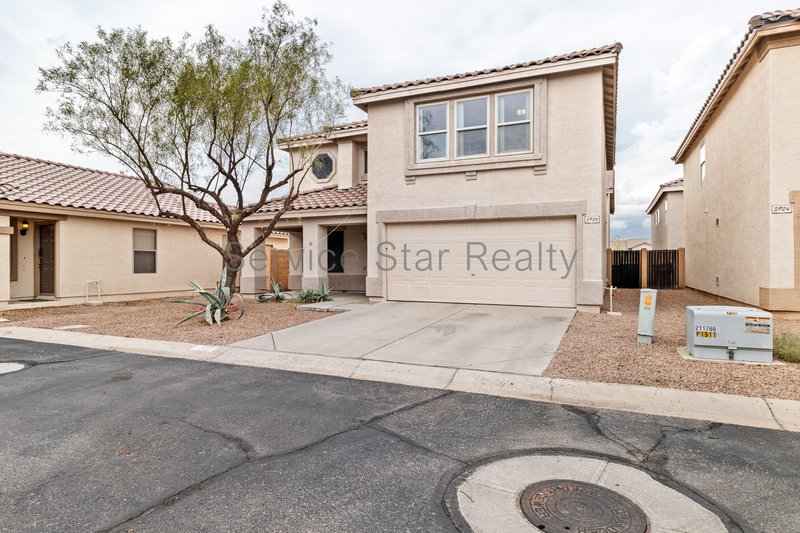 South Chandler Home in Fox Crossing property image