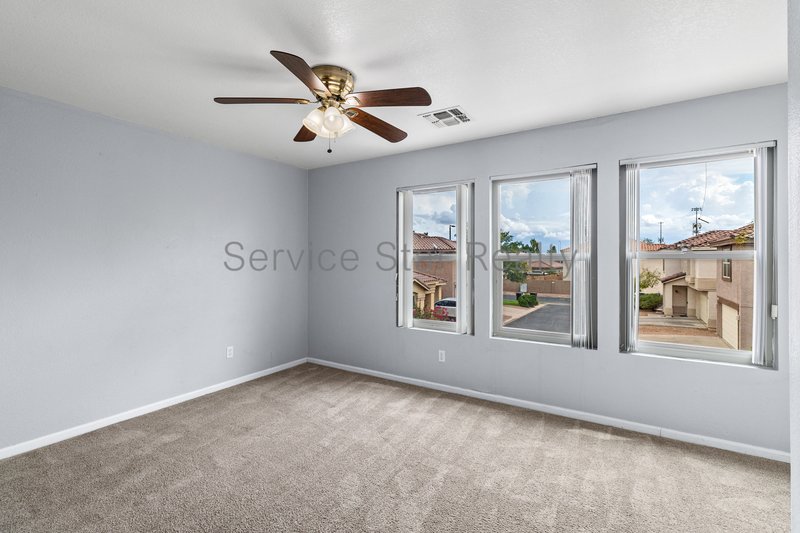 South Chandler Home in Fox Crossing property image