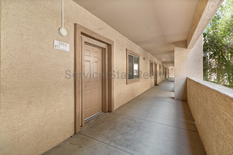 920 E Devonshire Ave Unit 2024 property image