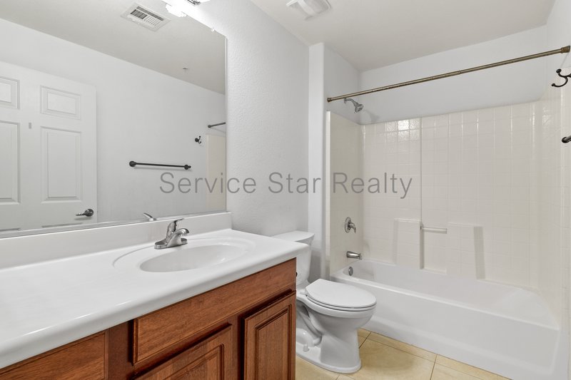 920 E Devonshire Ave Unit 2024 property image
