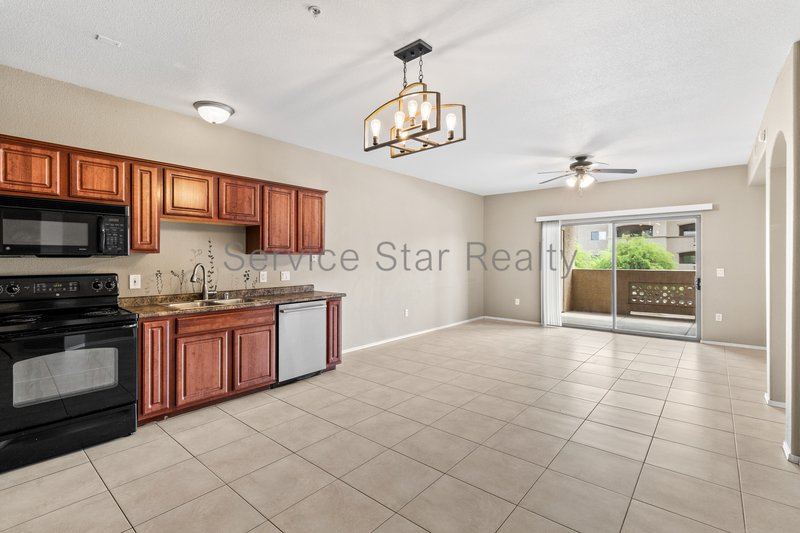 920 E Devonshire Ave Unit 2024 property image