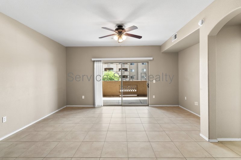 920 E Devonshire Ave Unit 2024 property image