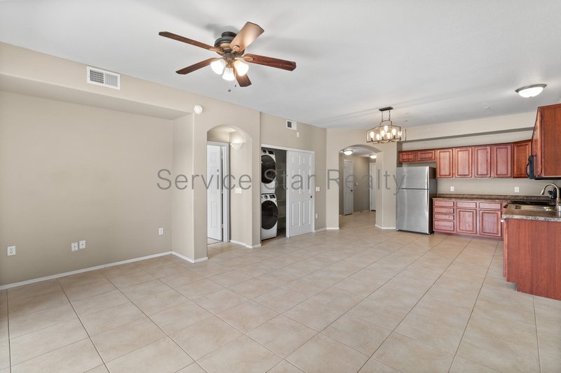 920 E Devonshire Ave Unit 2024 property image