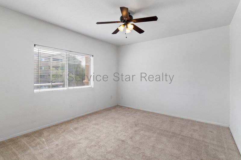 920 E Devonshire Ave Unit 2024 property image