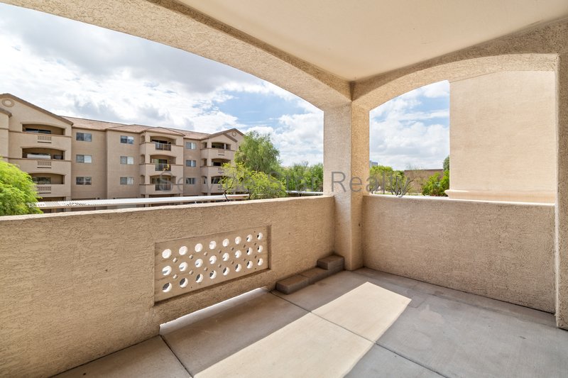 920 E Devonshire Ave Unit 2024 property image