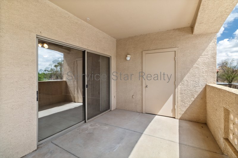 920 E Devonshire Ave Unit 2024 property image