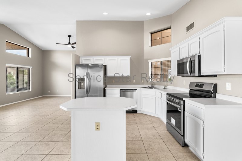 3928 N 151st Ave property image