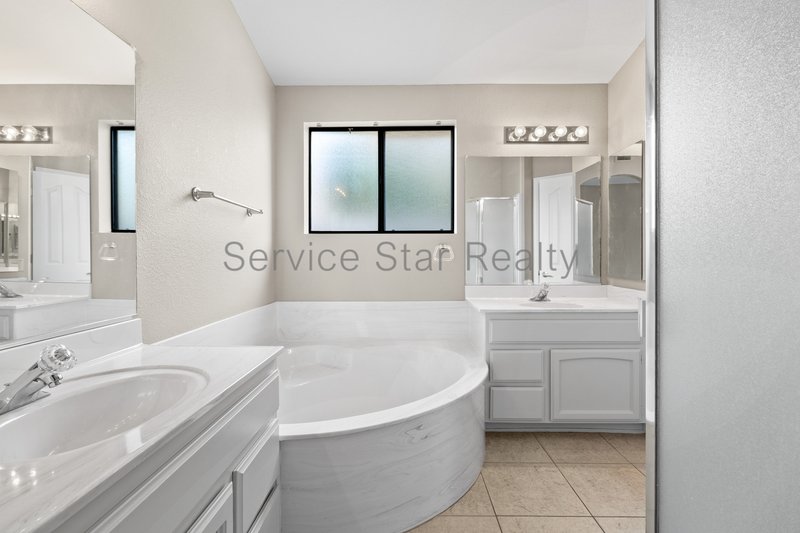 3928 N 151st Ave property image