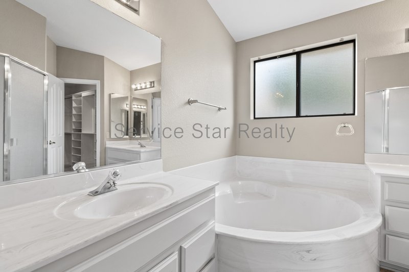 3928 N 151st Ave property image