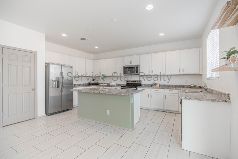 Spectacular 4 bed. 3 bath in Tolleson! property image