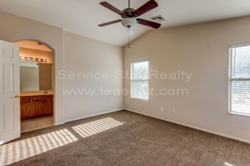 Beautiful 3BR 2.5BA Avondale Home in Gated Community property image