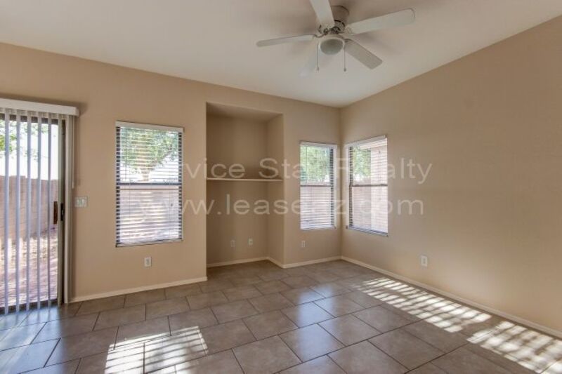 Beautiful 3BR 2.5BA Avondale Home in Gated Community property image