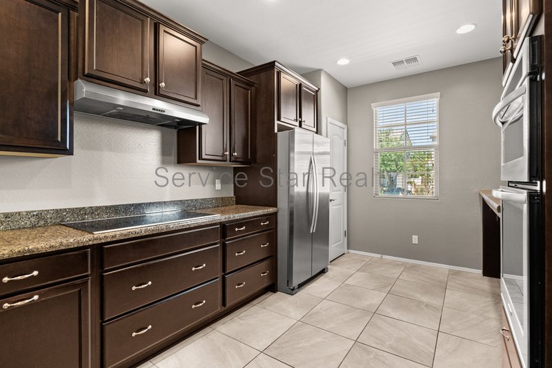 3455 E Indigo St property image