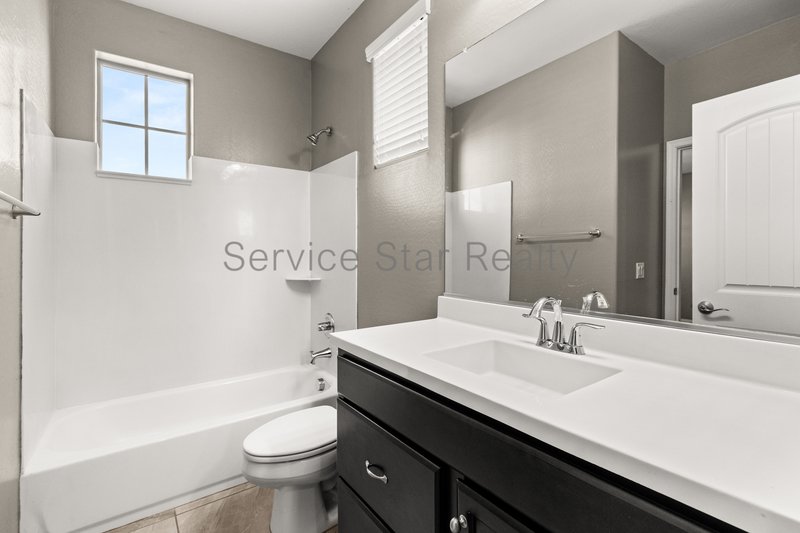 3455 E Indigo St property image