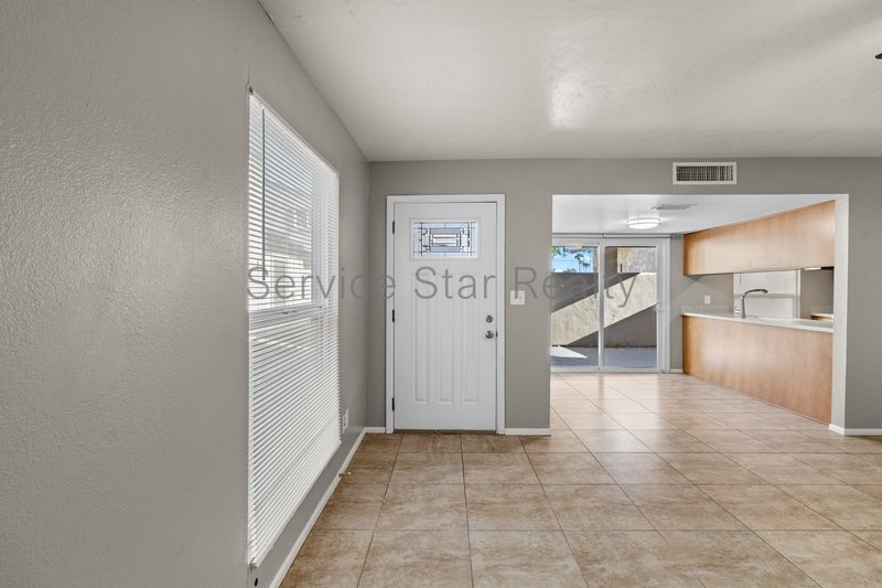 3 Bedroom, 2 Bath in Phoenix!! property image