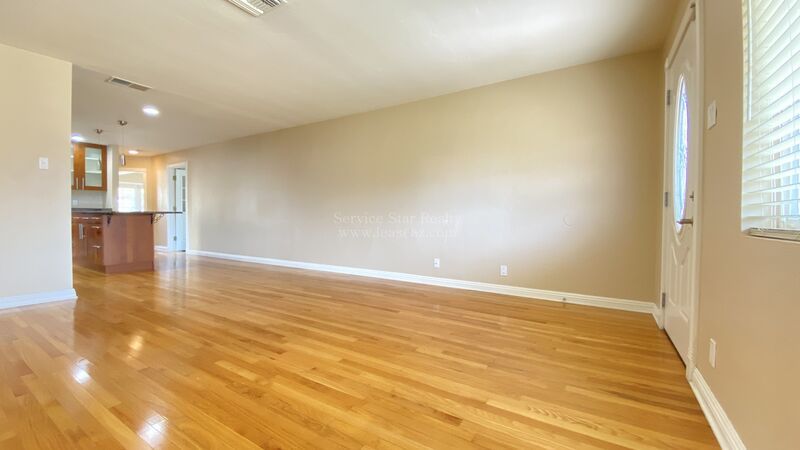 Charming 3bedroom 2 bath home property image