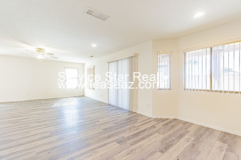 2 Bed/2 Bath Home in Surprise! property image