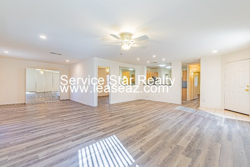 2 Bed/2 Bath Home in Surprise! property image