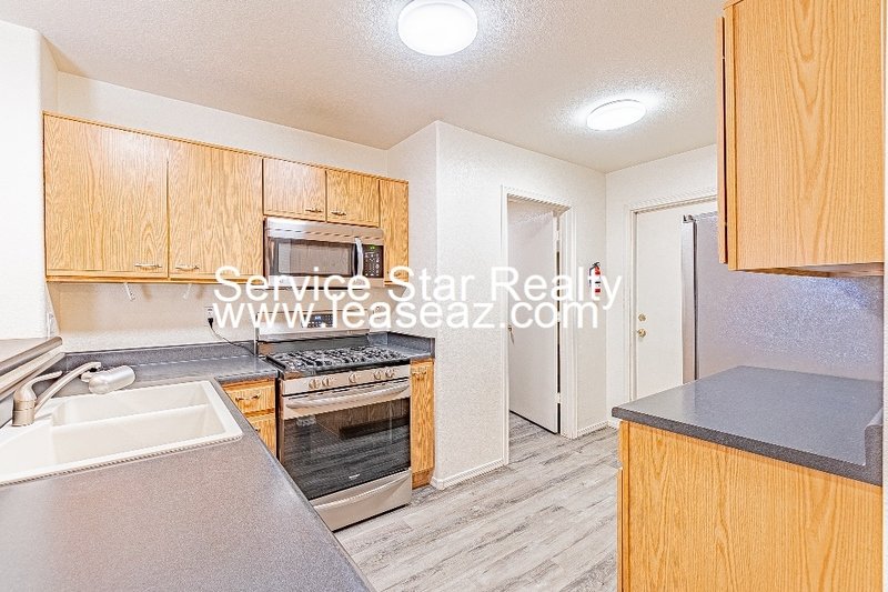 2 Bed/2 Bath Home in Surprise! property image