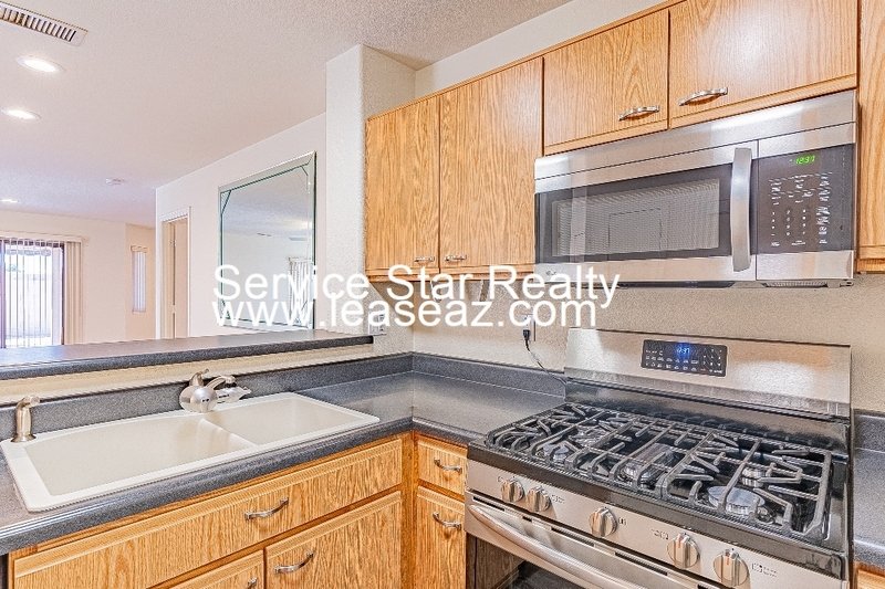 2 Bed/2 Bath Home in Surprise! property image