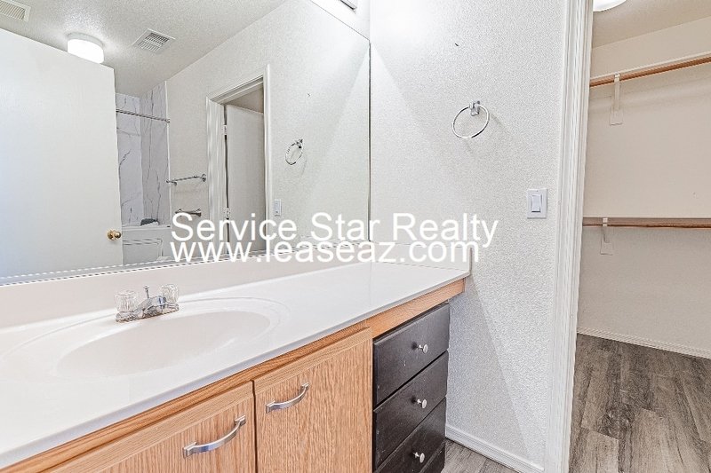 2 Bed/2 Bath Home in Surprise! property image