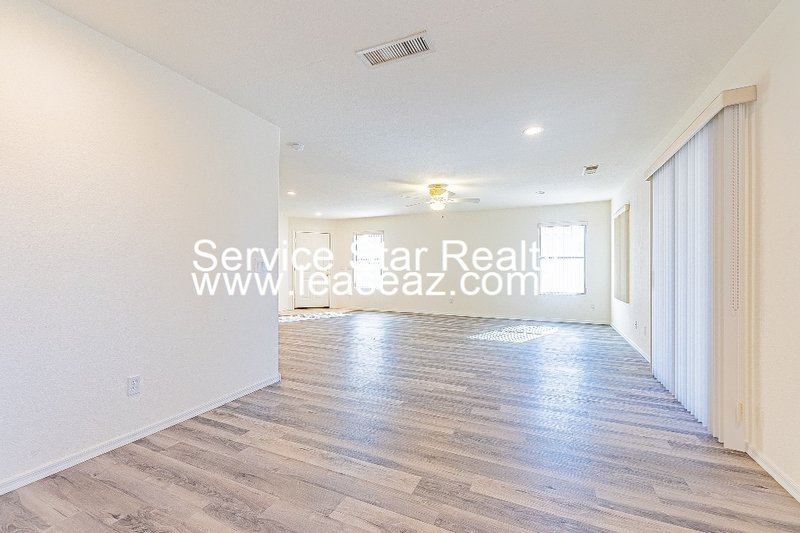 2 Bed/2 Bath Home in Surprise! property image