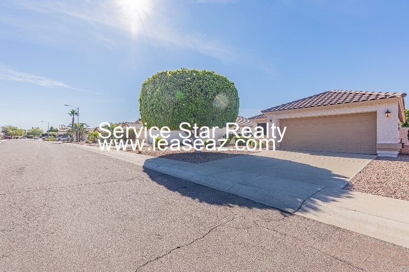 2 Bed/2 Bath Home in Surprise! property image