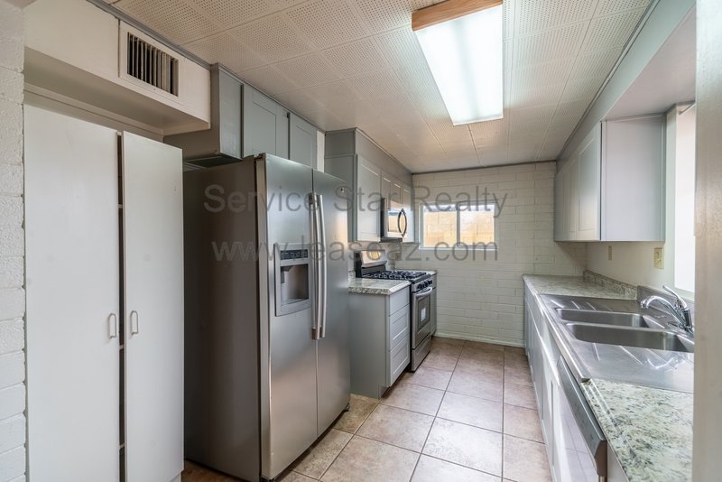 Large Lot Two Bedroom Home with All Appliances Included! property image