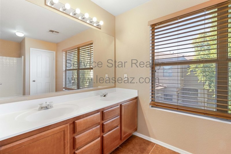 Fabulous 3bd/2.5bath in Gilbert!! property image